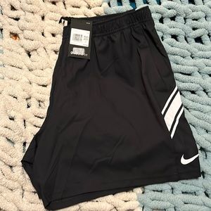 🆕men’s Nike dry fit shorts XXL